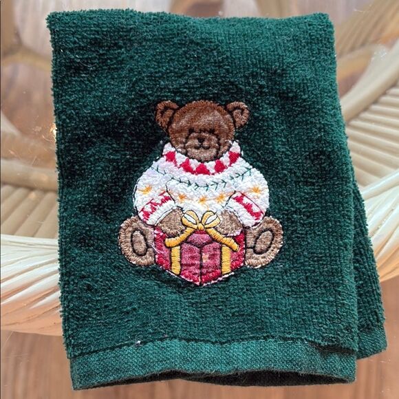 Christmas Holiday Hand Towels Washcloth Set - Picture 4 of 10